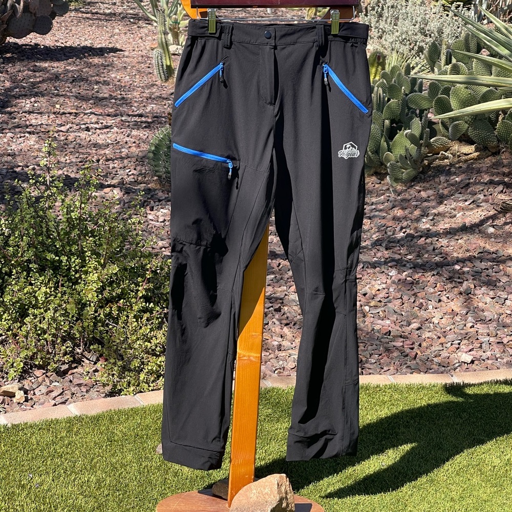 YO!GEAR - Black Cargo Pants with Blue Accents for Outdoor Adventures